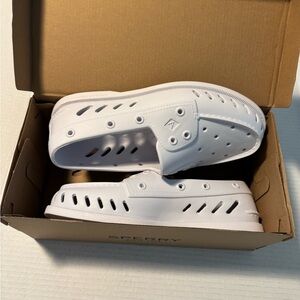 Sperry fliat White Shoes boat summer shoes comfortable women’s 9 lightweight